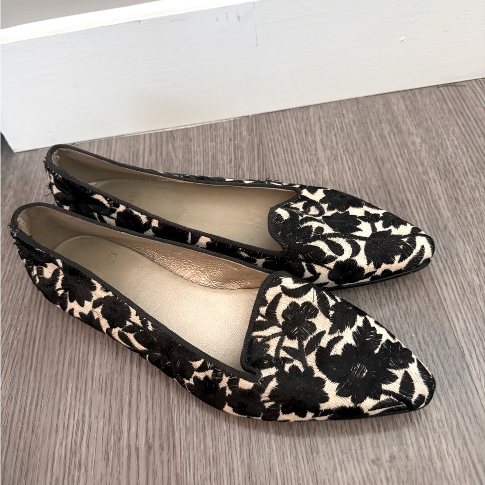 Cute black and white patterned flats